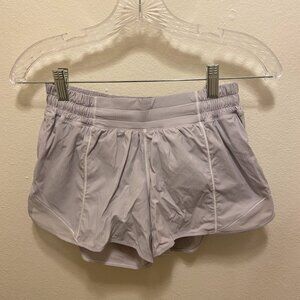 Lululemon Hotty Hot Short II Size 6 *Long 4"